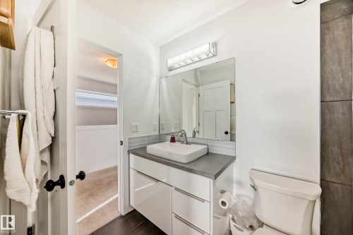 6685 Cardinal Road, Edmonton, AB - Indoor Photo Showing Bathroom