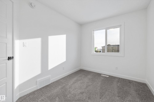 18847 29 Avenue, Edmonton, AB - Indoor Photo Showing Other Room