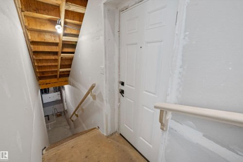 18847 29 Avenue, Edmonton, AB - Indoor Photo Showing Other Room
