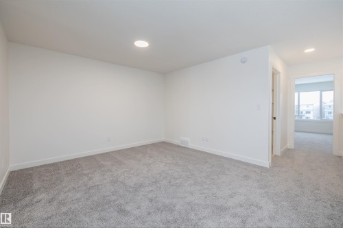 656 Kinglet Boulevard, Edmonton, AB - Indoor Photo Showing Other Room