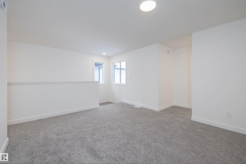 656 Kinglet Boulevard, Edmonton, AB - Indoor Photo Showing Other Room