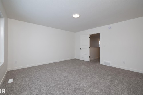 656 Kinglet Boulevard, Edmonton, AB - Indoor Photo Showing Other Room