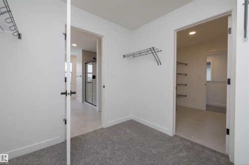 656 Kinglet Boulevard, Edmonton, AB - Indoor Photo Showing Other Room