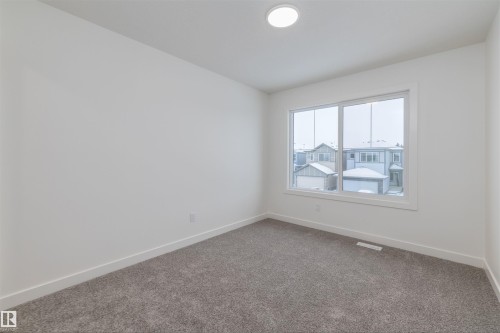 656 Kinglet Boulevard, Edmonton, AB - Indoor Photo Showing Other Room