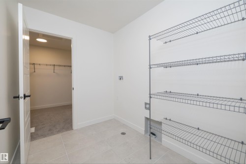 656 Kinglet Boulevard, Edmonton, AB - Indoor Photo Showing Other Room