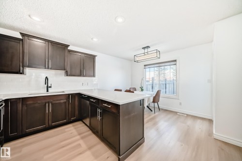 5308 165 Avenue, Edmonton, AB - Indoor Photo Showing Kitchen