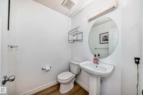 5308 165 Avenue, Edmonton, AB - Indoor Photo Showing Bathroom