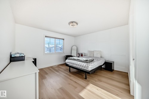 5308 165 Avenue, Edmonton, AB - Indoor Photo Showing Bedroom
