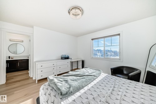 5308 165 Avenue, Edmonton, AB - Indoor Photo Showing Bedroom