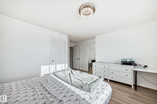 5308 165 Avenue, Edmonton, AB - Indoor Photo Showing Bedroom