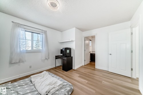 5308 165 Avenue, Edmonton, AB - Indoor Photo Showing Bedroom