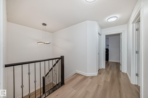 5308 165 Avenue, Edmonton, AB - Indoor Photo Showing Other Room
