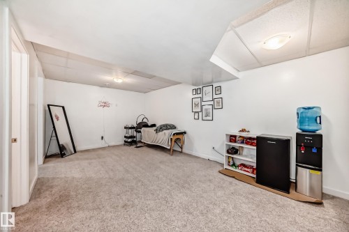 5308 165 Avenue, Edmonton, AB - Indoor Photo Showing Other Room