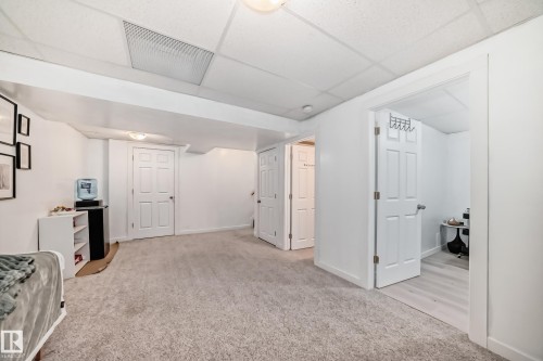 5308 165 Avenue, Edmonton, AB - Indoor Photo Showing Other Room