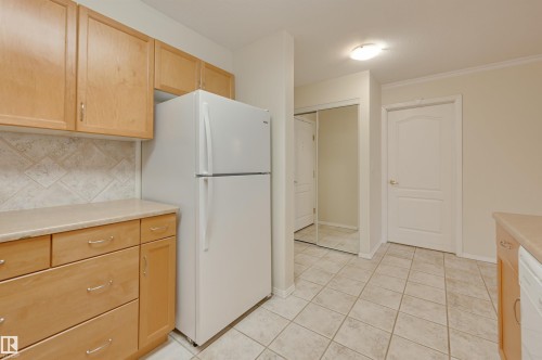 208 8912 156 Street, Edmonton, AB - Indoor Photo Showing Kitchen