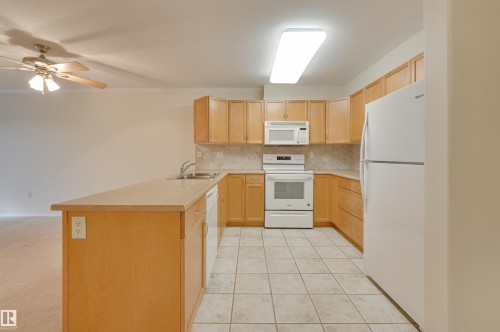 208 8912 156 Street, Edmonton, AB - Indoor Photo Showing Kitchen