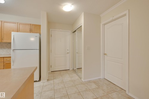 208 8912 156 Street, Edmonton, AB - Indoor Photo Showing Kitchen