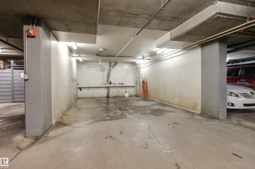 208 8912 156 Street, Edmonton, AB - Indoor Photo Showing Garage