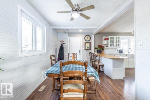 146 Maple Crescent, Wetaskiwin, AB - Indoor Photo Showing Dining Room