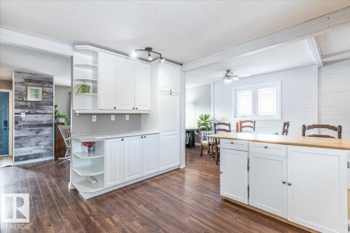 146 Maple Crescent, Wetaskiwin, AB - Indoor Photo Showing Kitchen