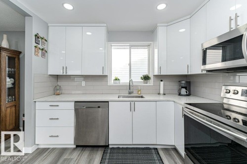 17419 96 Street, Edmonton, AB - Indoor Photo Showing Kitchen