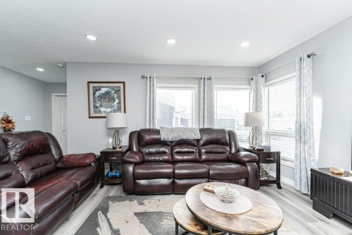 17419 96 Street, Edmonton, AB - Indoor Photo Showing Living Room
