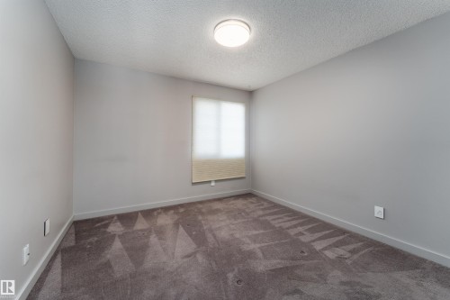 174 Oeming Road, Edmonton, AB - Indoor Photo Showing Other Room