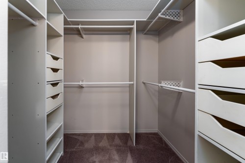 174 Oeming Road, Edmonton, AB - Indoor With Storage