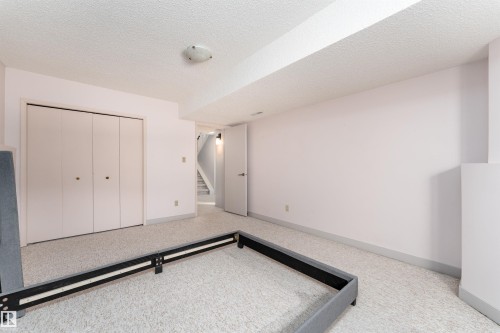 174 Oeming Road, Edmonton, AB - Indoor Photo Showing Other Room