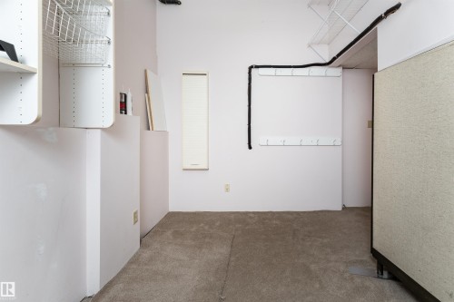 174 Oeming Road, Edmonton, AB - Indoor Photo Showing Other Room