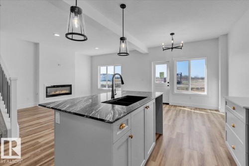 161 Caledon Crescent, Spruce Grove, AB - Indoor Photo Showing Kitchen With Double Sink With Upgraded Kitchen