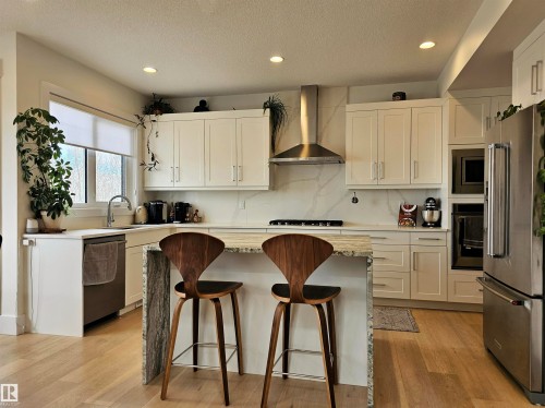 1265 Peregrine Terrace, Edmonton, AB - Indoor Photo Showing Kitchen