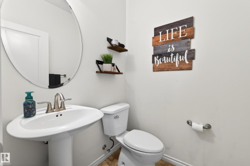 20016 130 Avenue, Edmonton, AB - Indoor Photo Showing Bathroom