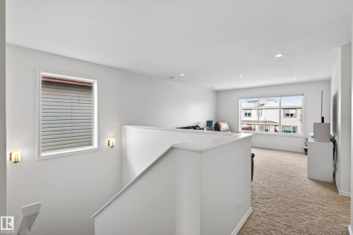 20016 130 Avenue, Edmonton, AB - Indoor Photo Showing Other Room
