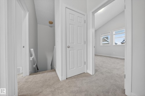 17 1720 Garnett Point(E), Edmonton, AB - Indoor Photo Showing Other Room