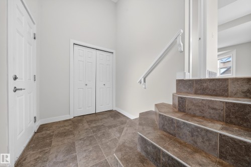 17 1720 Garnett Point(E), Edmonton, AB - Indoor Photo Showing Other Room