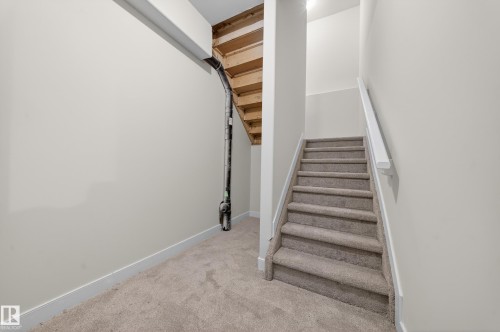 17 1720 Garnett Point(E), Edmonton, AB - Indoor Photo Showing Other Room