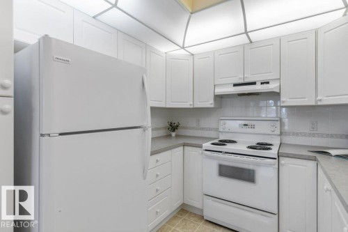 313 11260 153 Avenue, Edmonton, AB - Indoor Photo Showing Kitchen