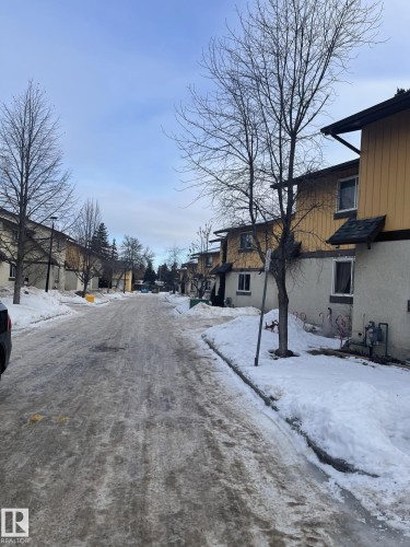 107 Woodstock, Edmonton, AB - Outdoor