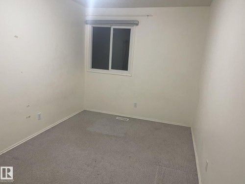 107 Woodstock, Edmonton, AB - Indoor Photo Showing Other Room