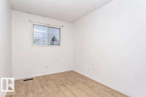 3518 42A Avenue, Edmonton, AB - Indoor Photo Showing Other Room