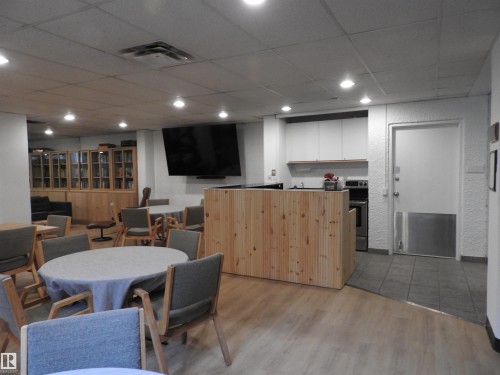 105 10160 115 Street, Edmonton, AB - Indoor