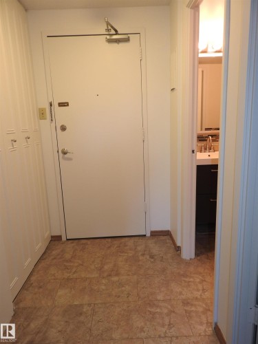 105 10160 115 Street, Edmonton, AB - Indoor Photo Showing Other Room