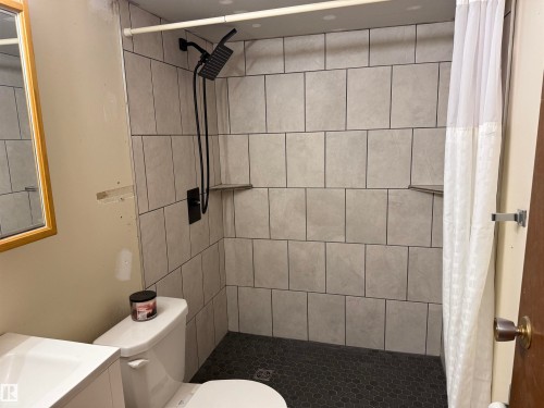17115 100 Street, Edmonton, AB - Indoor Photo Showing Bathroom