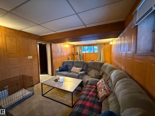 17115 100 Street, Edmonton, AB - Indoor Photo Showing Living Room