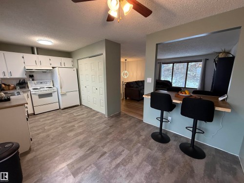 17115 100 Street, Edmonton, AB - Indoor Photo Showing Kitchen