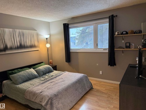17115 100 Street, Edmonton, AB - Indoor Photo Showing Bedroom