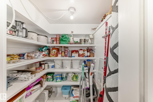 6113 60 Street, Beaumont, AB - Indoor With Storage