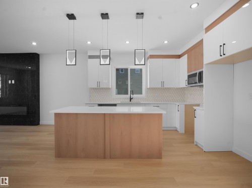 334 Roberts Wynd, Leduc, AB - Indoor Photo Showing Kitchen With Upgraded Kitchen