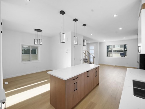 334 Roberts Wynd, Leduc, AB - Indoor Photo Showing Kitchen